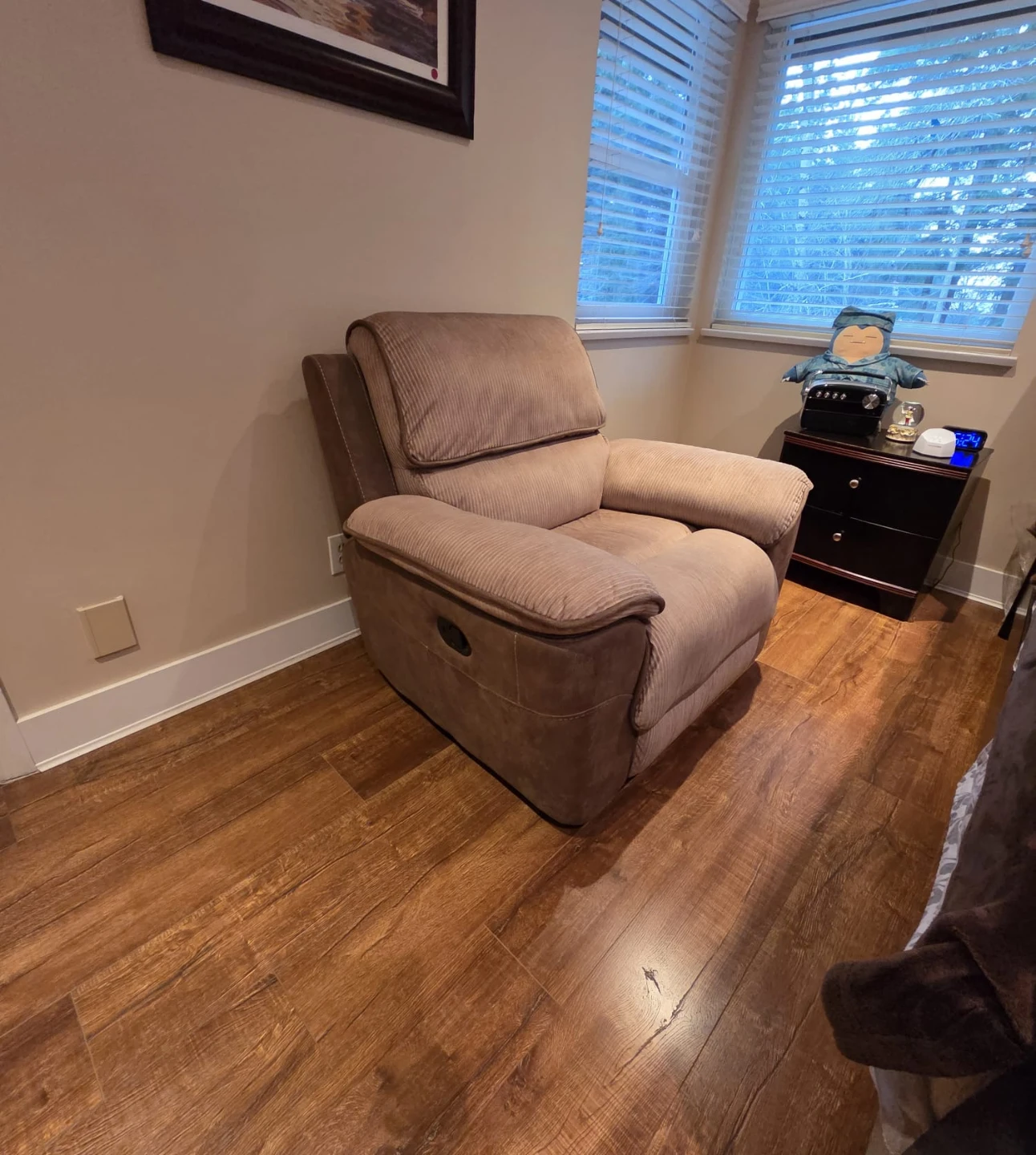 Recliner Chair - photo 3