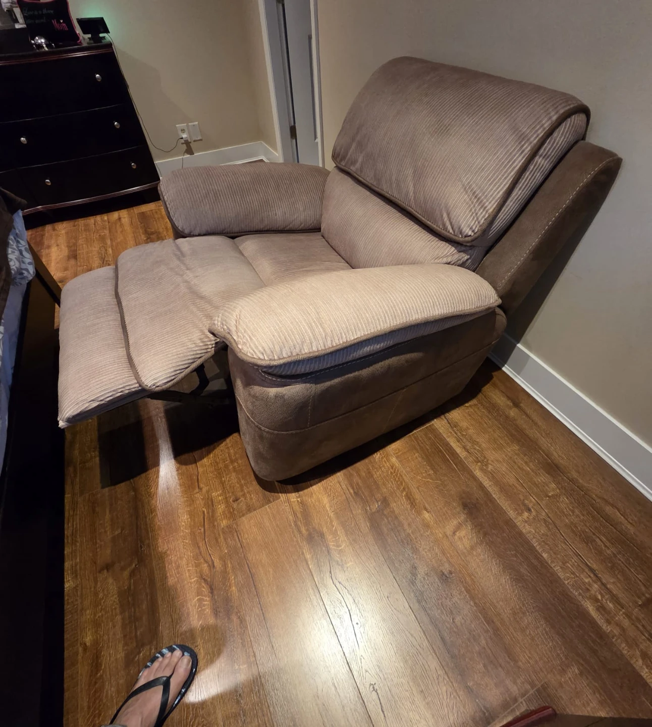 Recliner Chair - photo 4