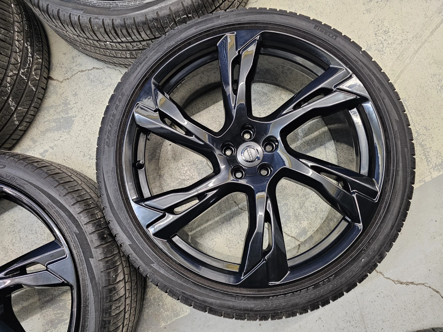 22" VOLVO XC90 O.E.M RIMS AND ALL SEASON TIRES 275/35 R22