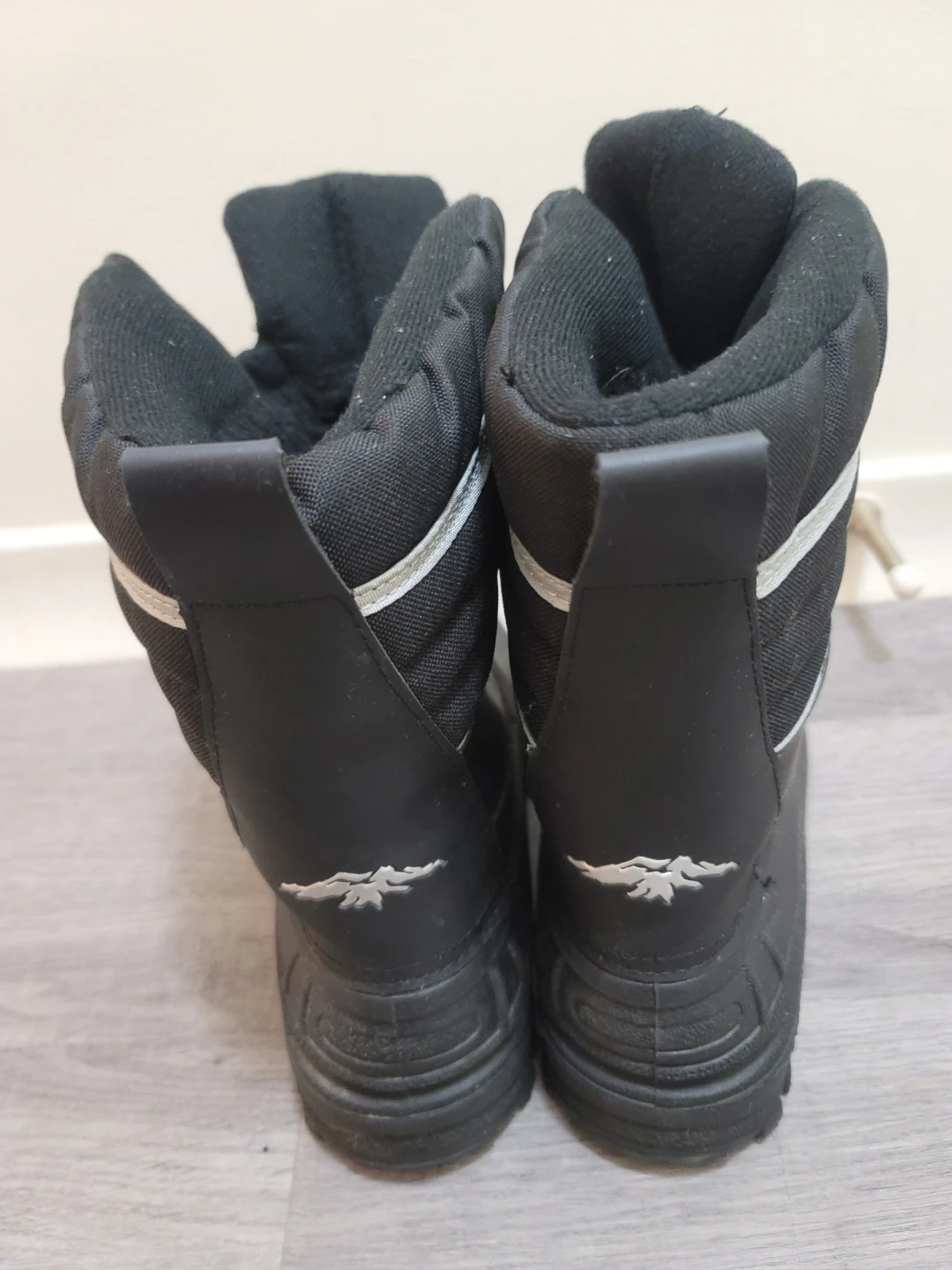 Arctic Ridge Black Winter Boots - Size 9 - photo 2