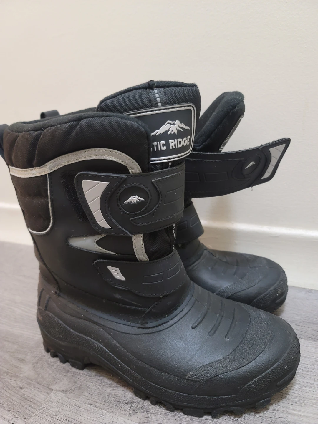 Arctic Ridge Black Winter Boots - Size 9 - photo 4