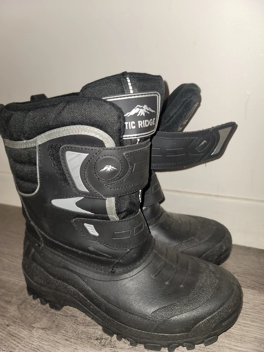Arctic Ridge Black Winter Boots - Size 9 - photo 5