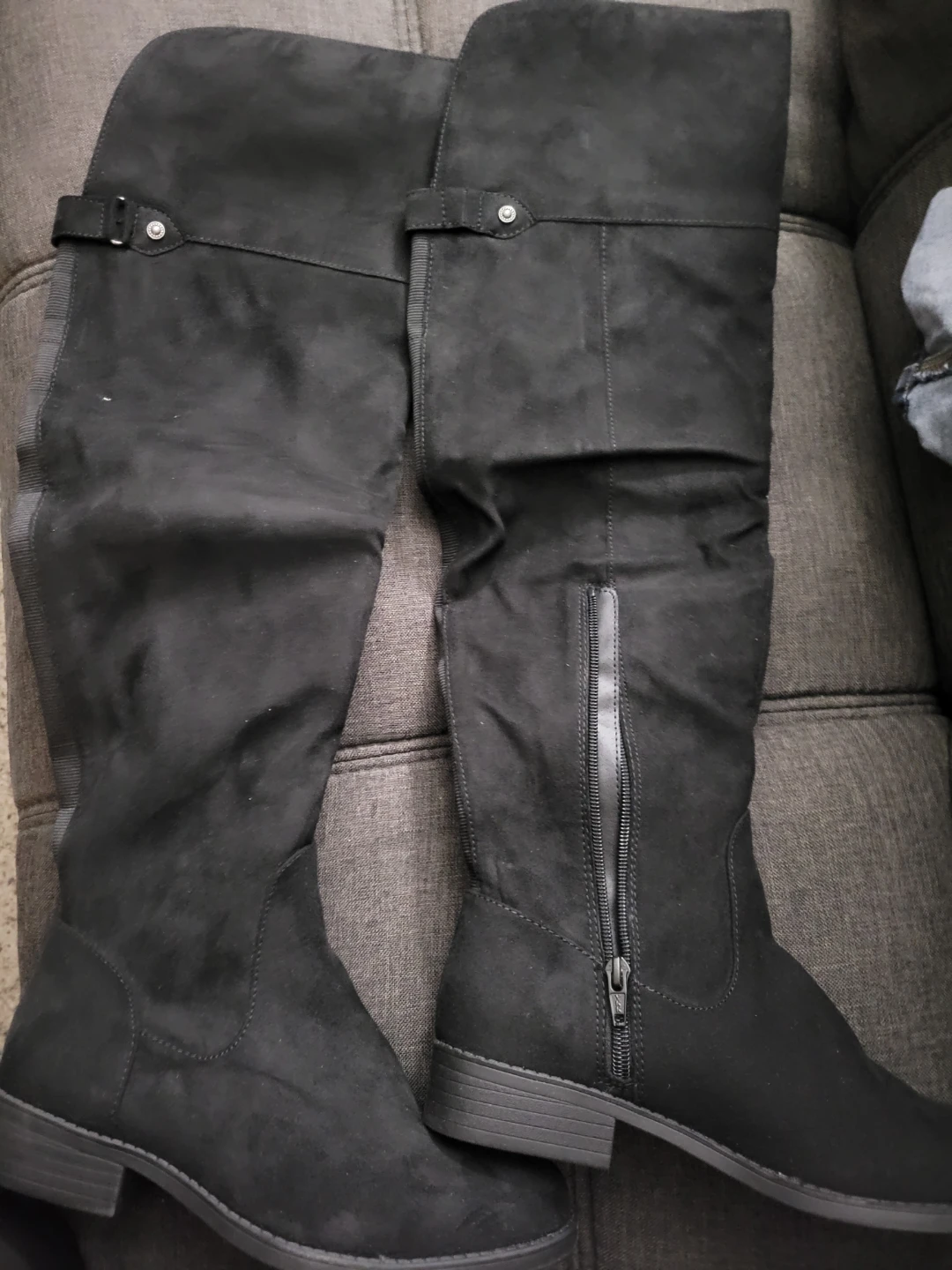 Black Knee-High Suede Boots - Size 7