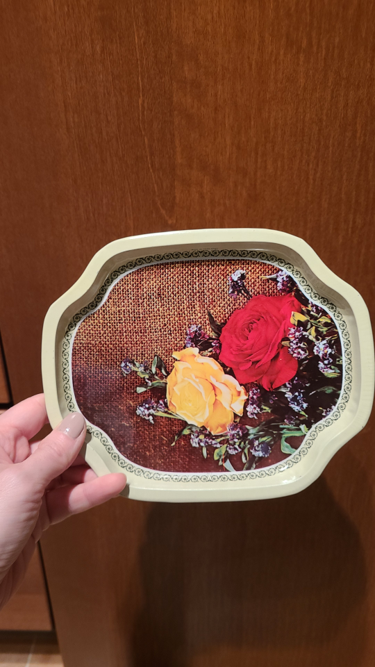 Vintage Tea Trays $2 each or $10 for all 6 trays - photo 4