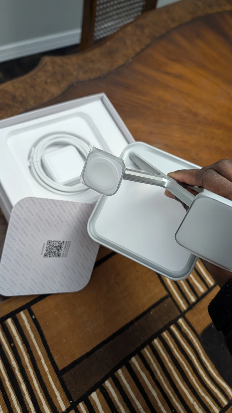 3-in-1 Magnetic Wireless Charging Stand - photo 5