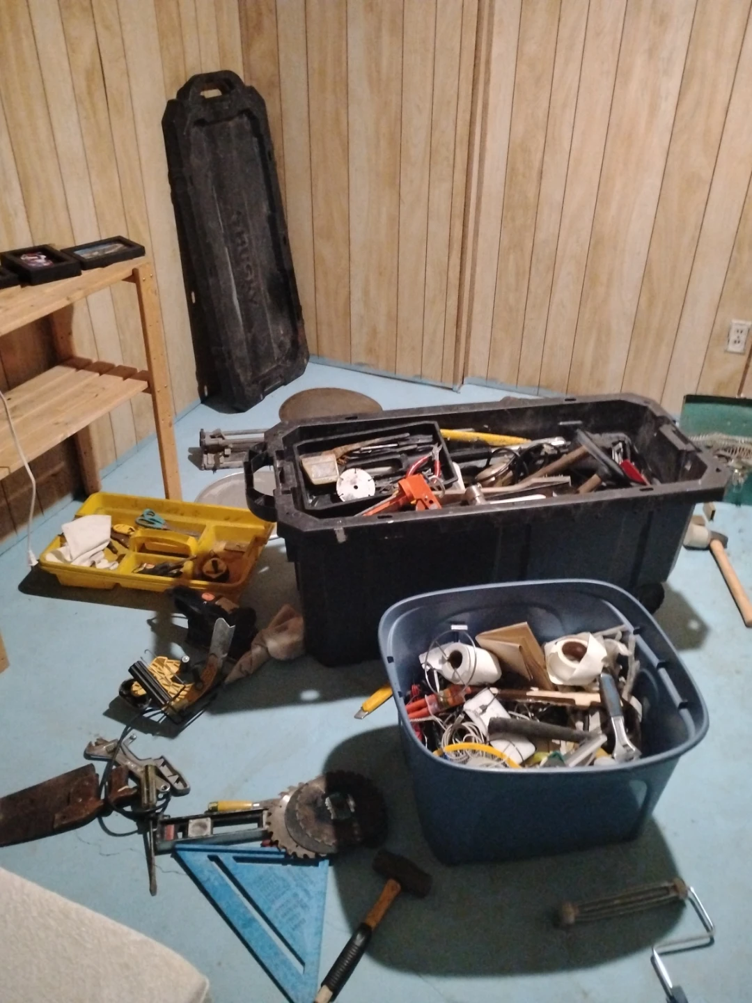 Tons of tools! - photo 3