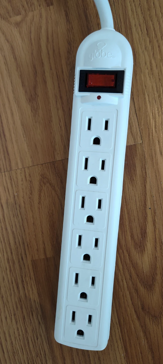 Globe Electric 6-Outlet Power Strip - photo 2