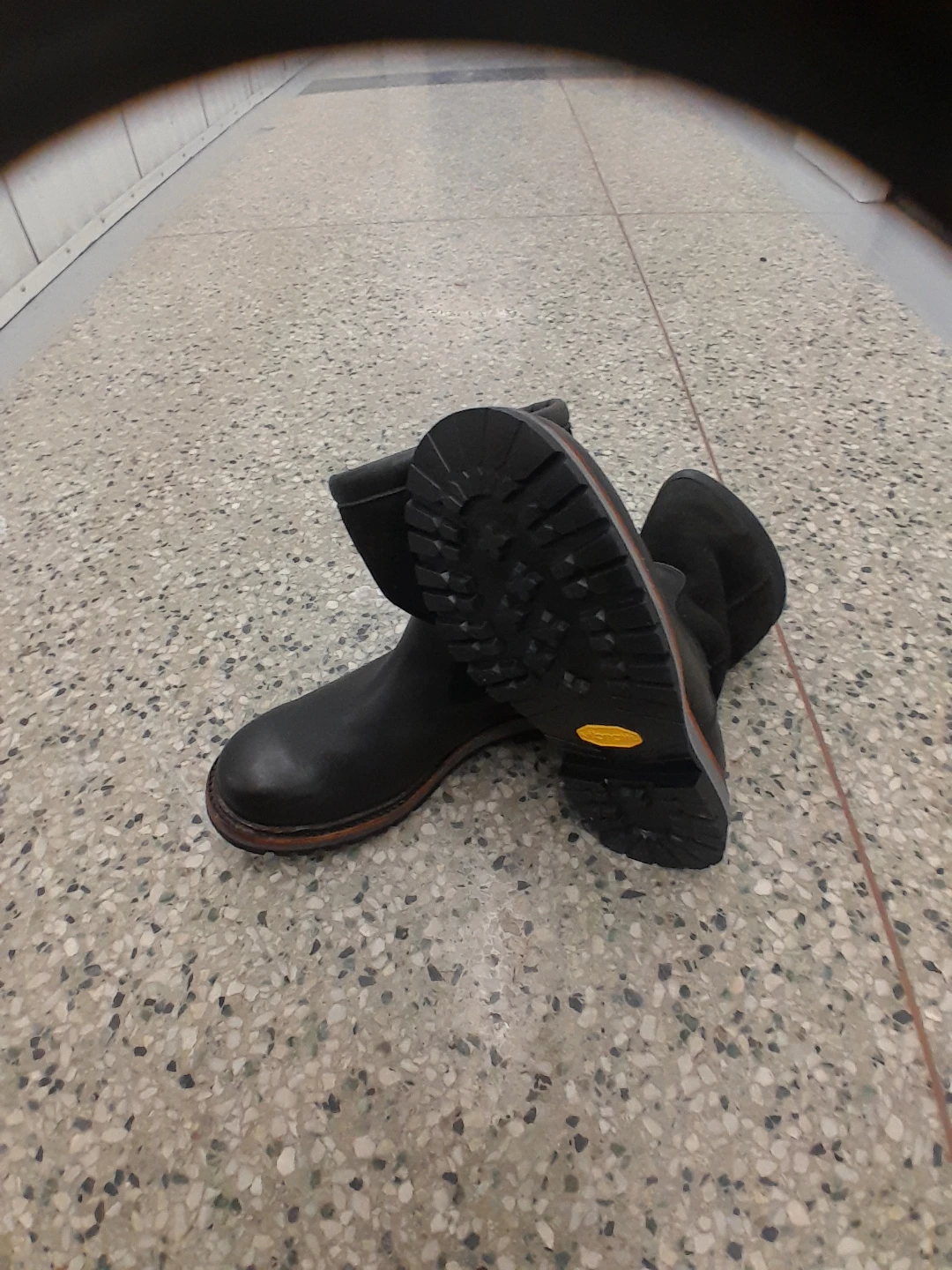 UGG Black Leather Boots Men's Size 9 - photo 2