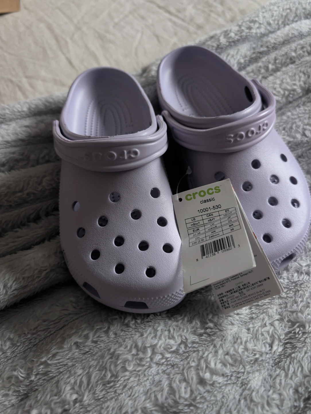 NWT Crocs Classic Clogs - Size 7 Women’s / 5 Men’s - photo 2