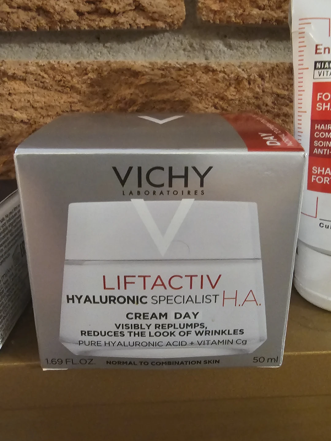 Vichy LiftActiv Cream Day & Night + Dercos Shampoo - photo 3