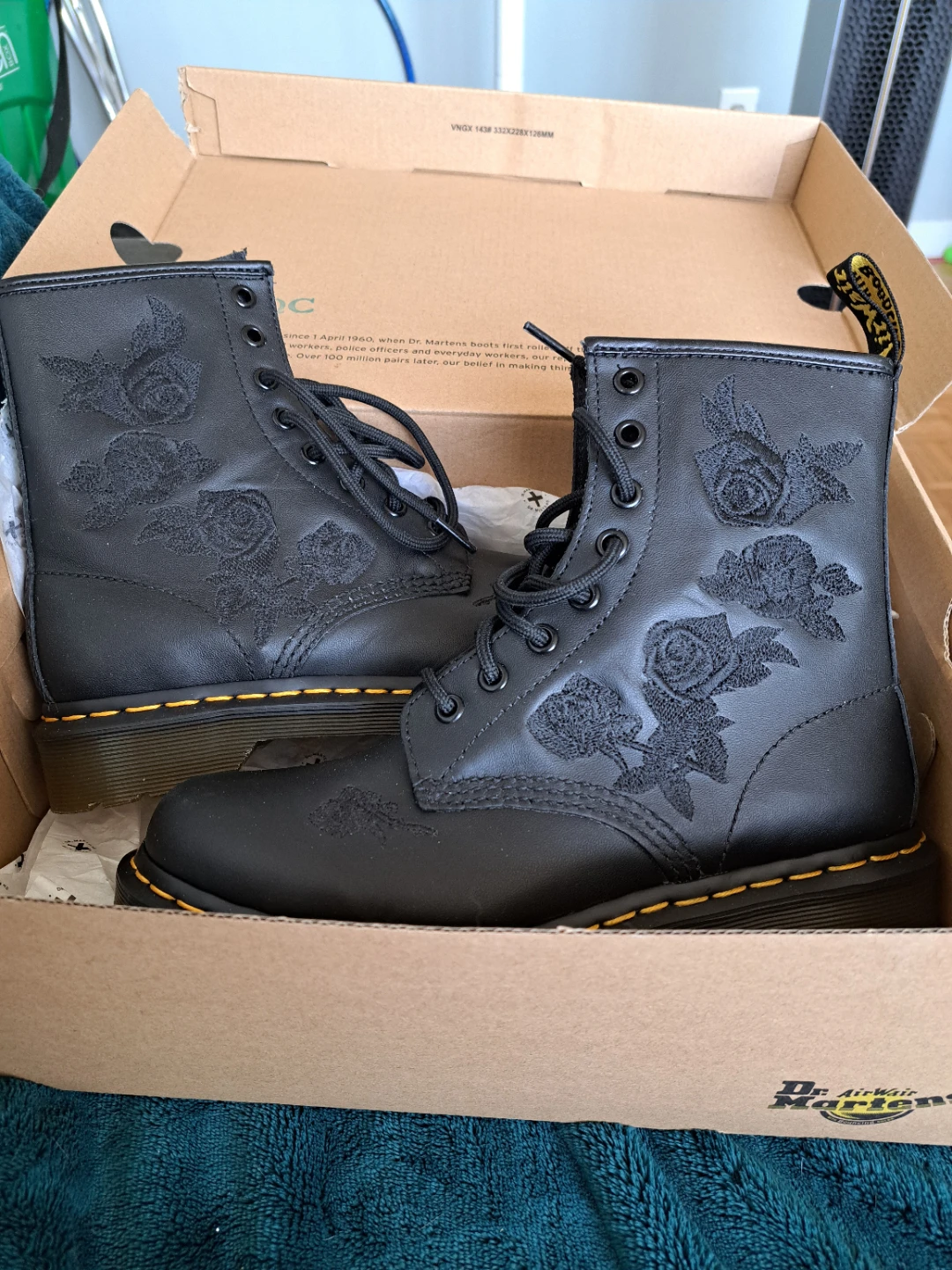 Dr. Martens Black Leather Rose Embroidered Boots - photo 3