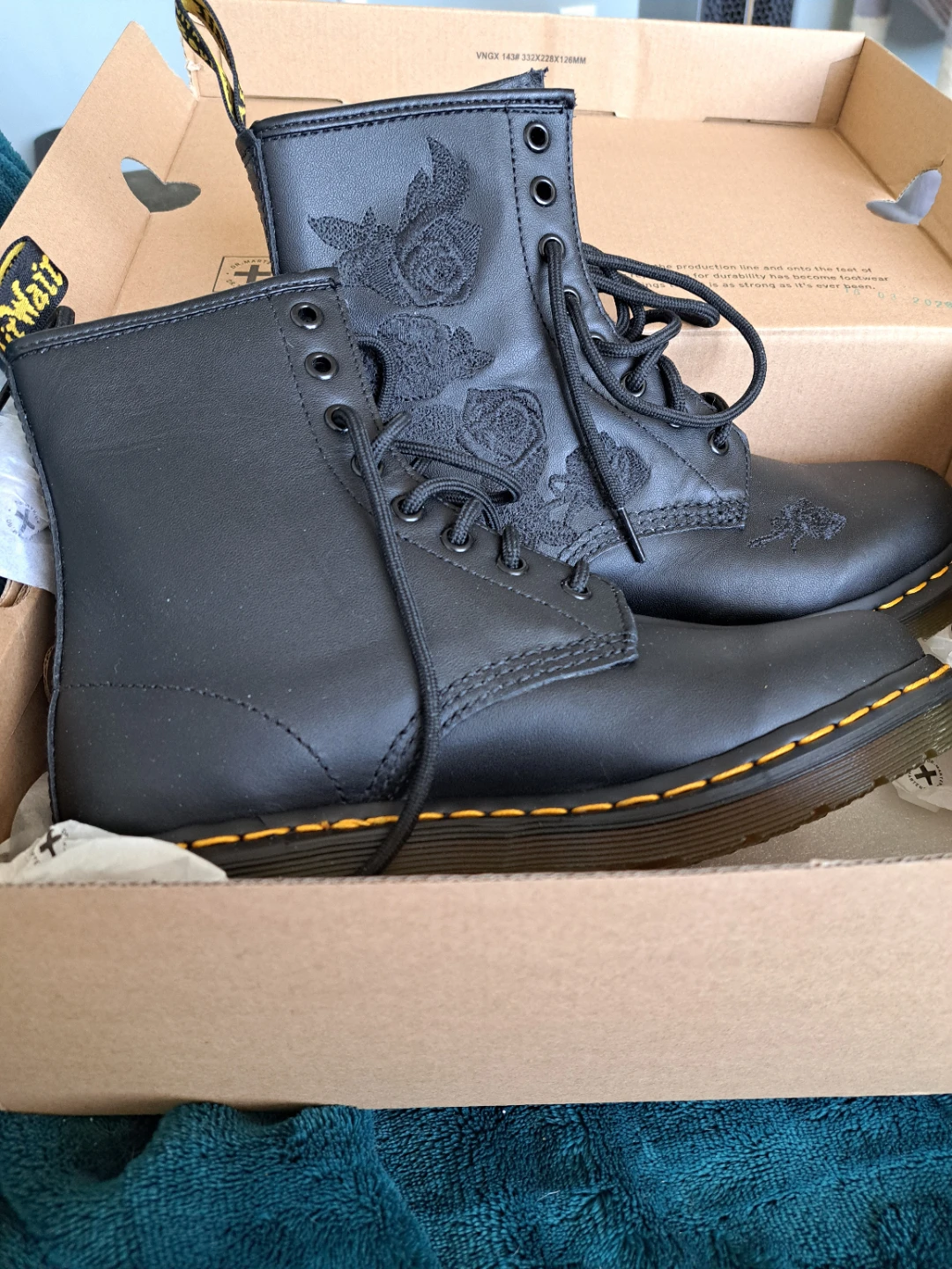 Dr. Martens Black Leather Rose Embroidered Boots - photo 5
