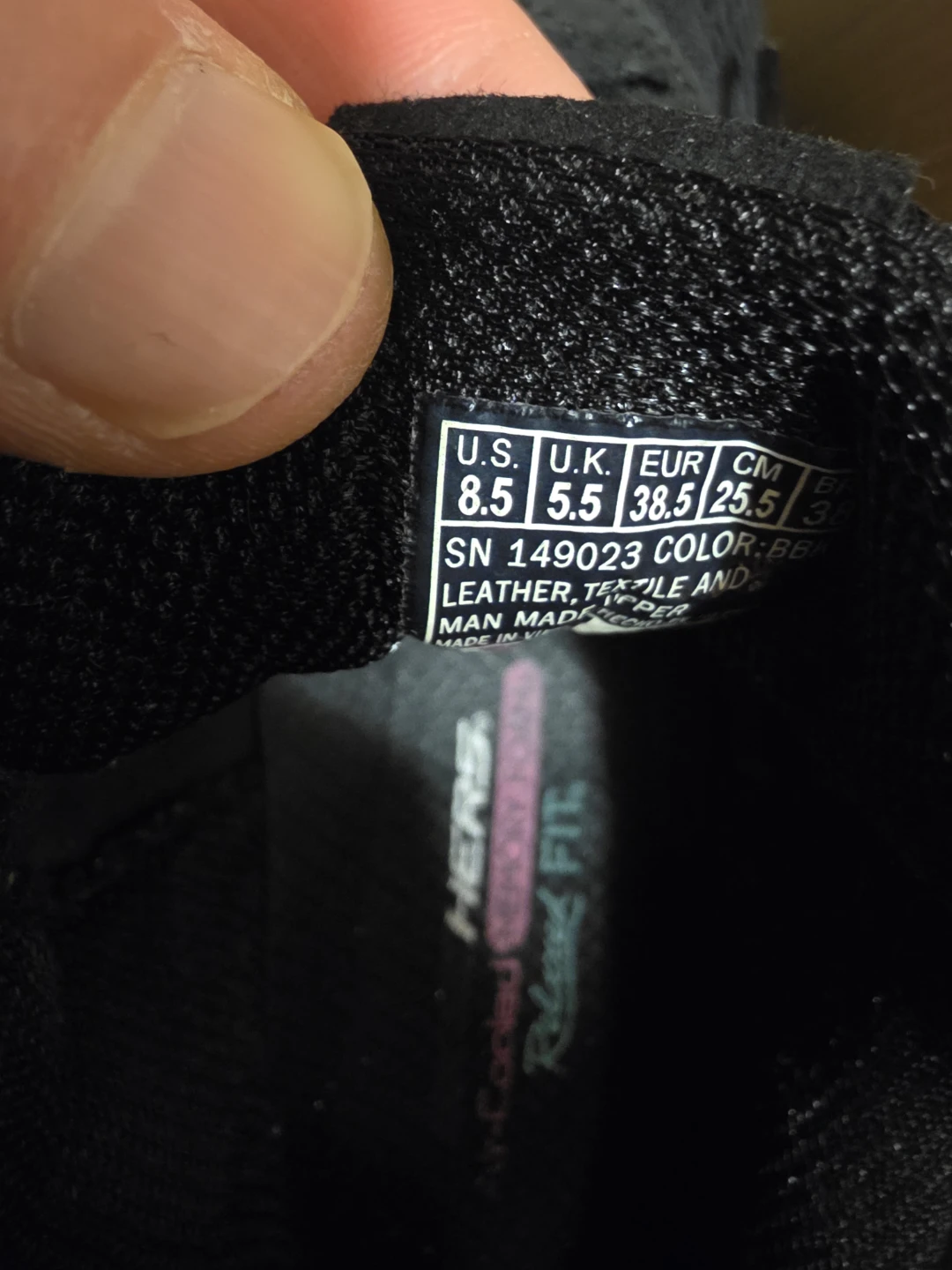 Woman Black Skechers shoes - photo 3