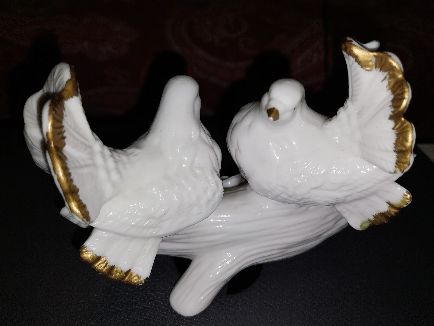White porcelain doves figurine with gold trim - photo 2