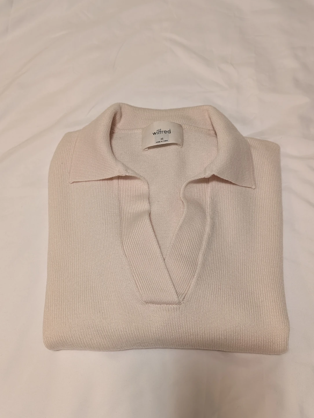 Wilfred 100%Merino Wool women's cream sweater Size XS