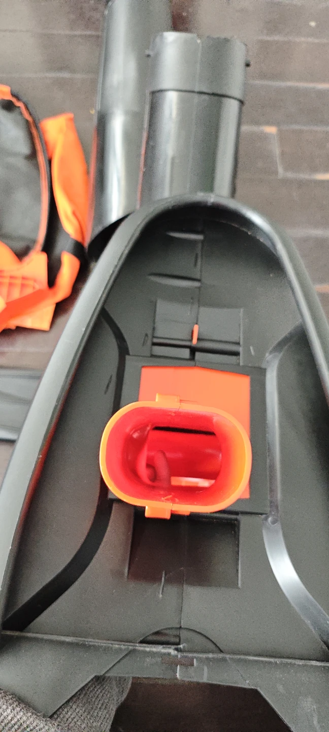 some parts of a Black & Decker Leaf Blower Vac with Mulcher Bag - photo 4