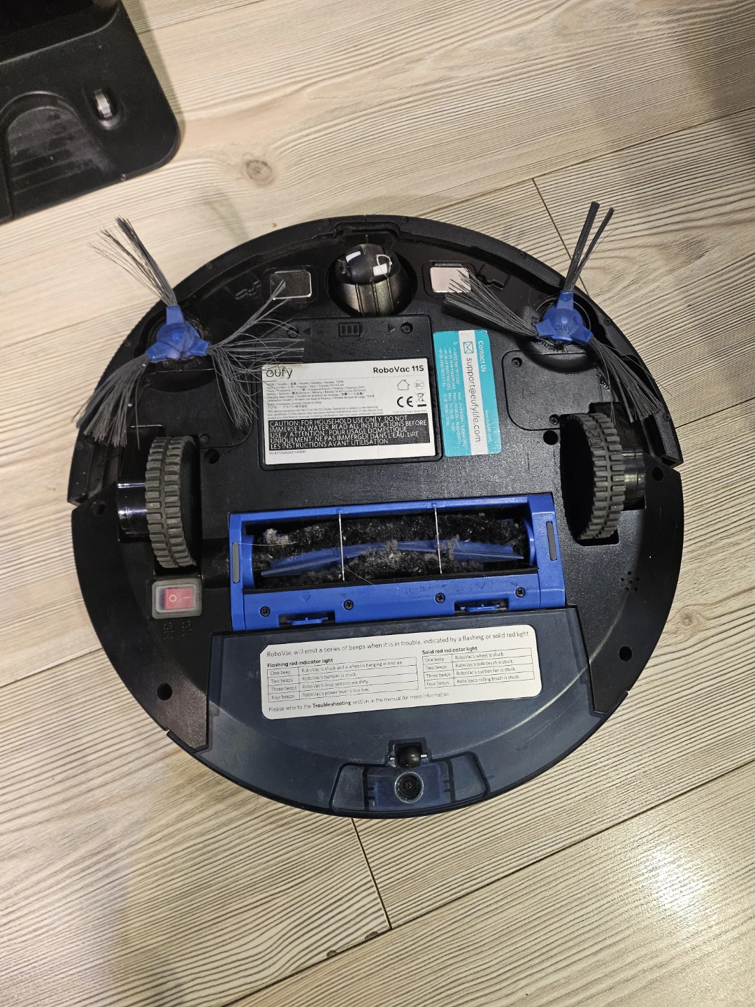 Eufy robot vacuum - photo 2