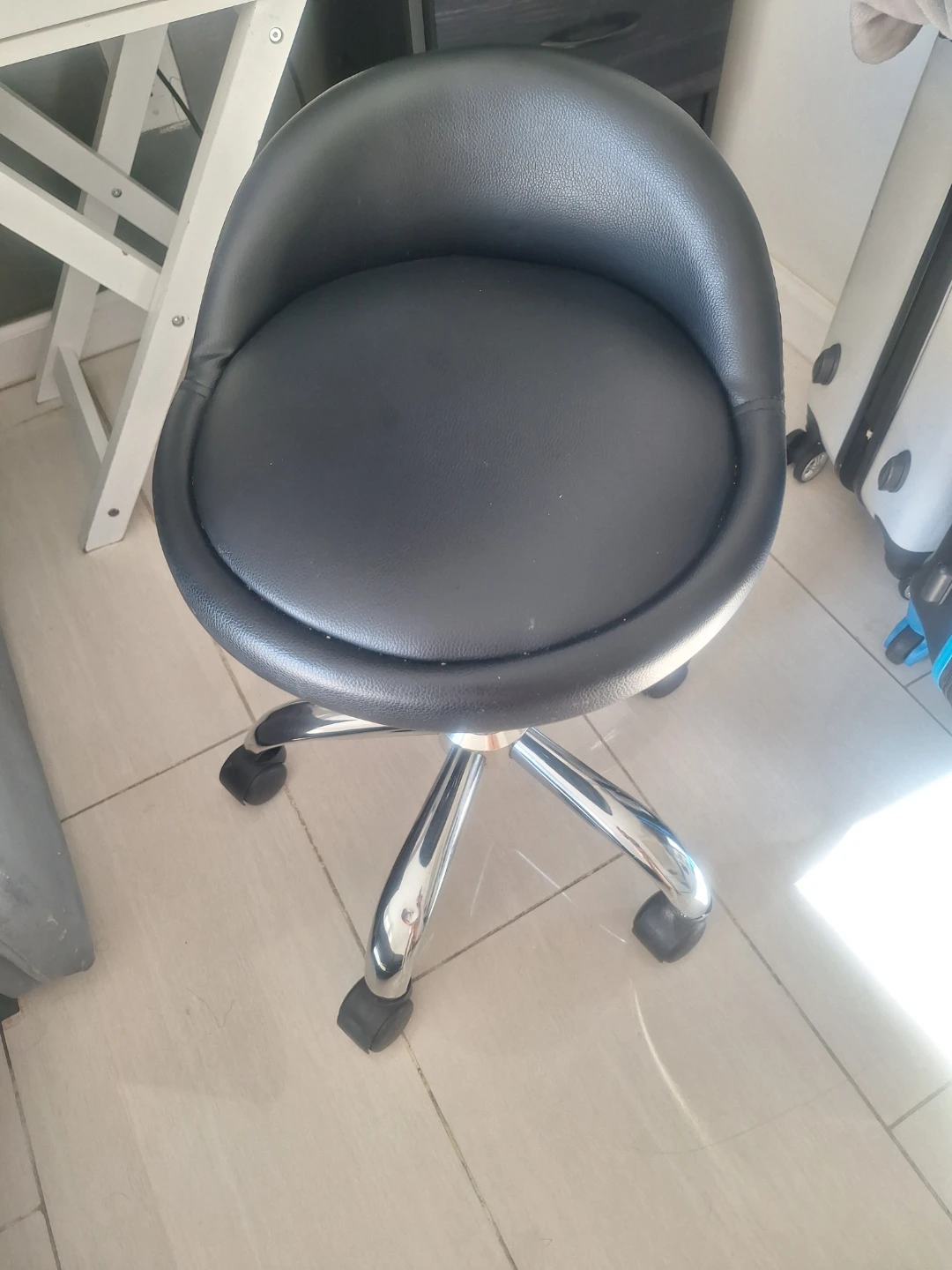 Black Rolling Swivel Stool