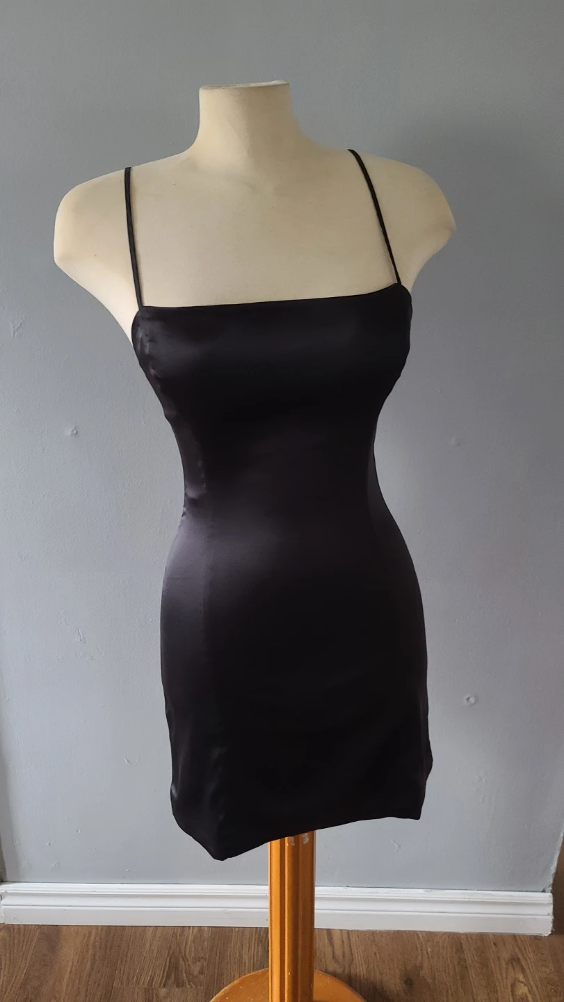 Brand New Black Satin Dress from Aritzia with tags (Size 6) 🏆