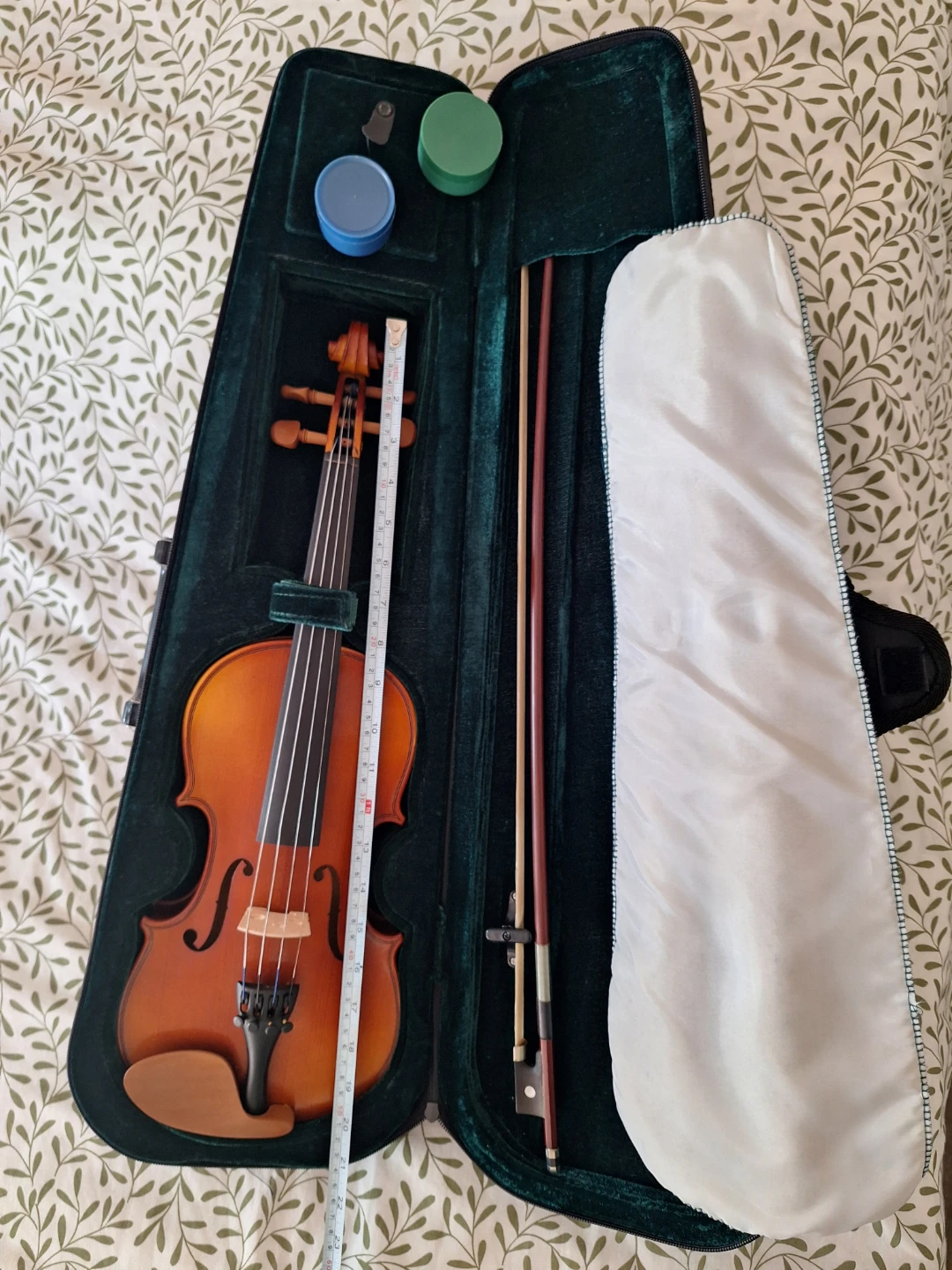 Full Size Violin with Case & Accessories