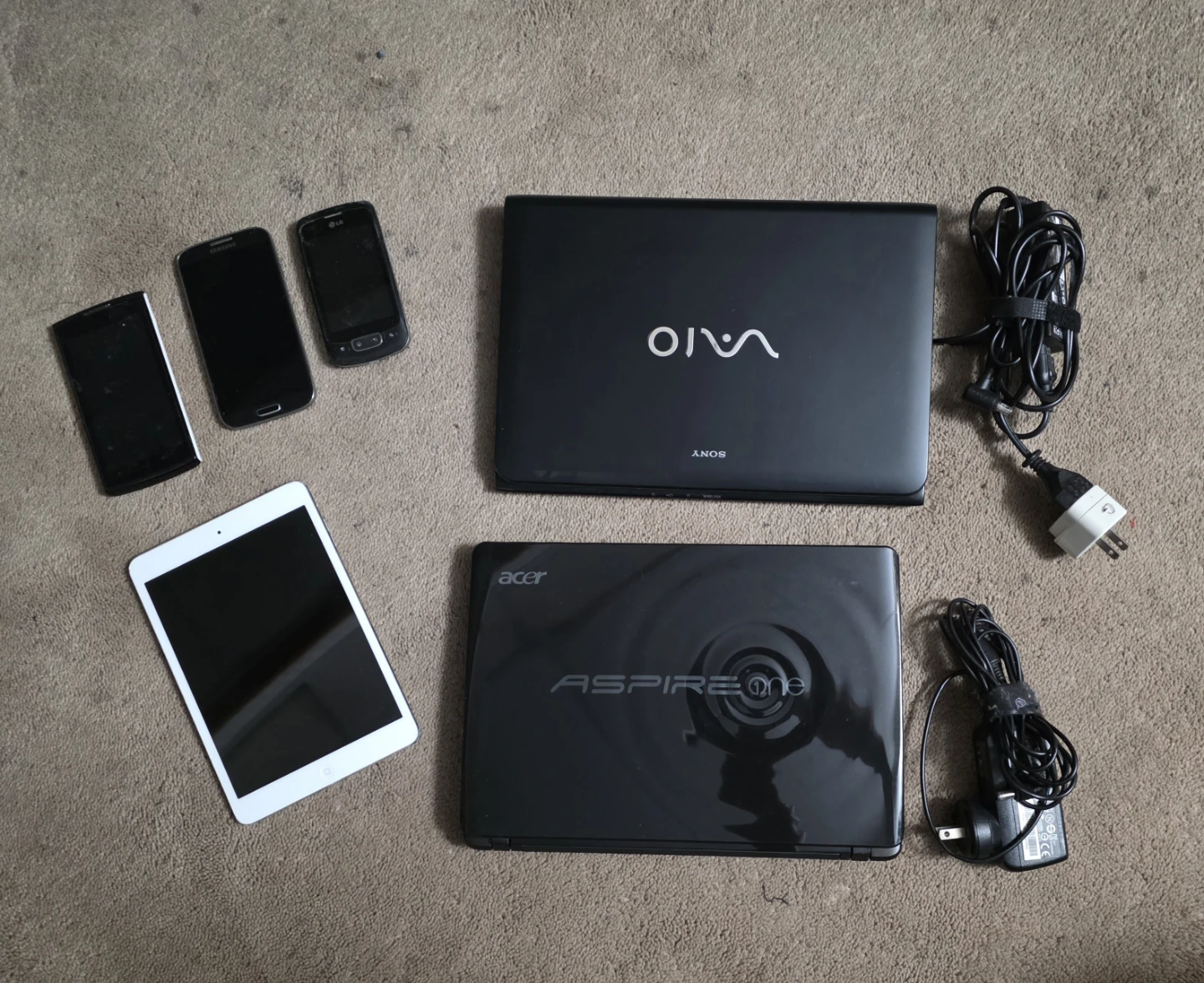 Old Electronic Devices (Phones/Laptops)