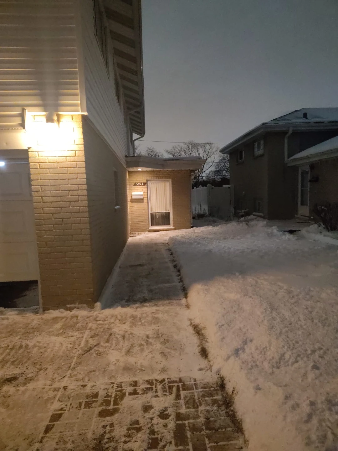 We clear the snow from your house - photo 5