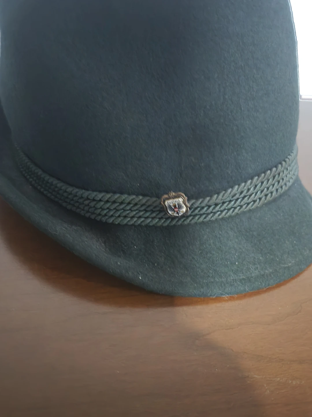 Authentic Austrian Green felt hat with feather detail - photo 2