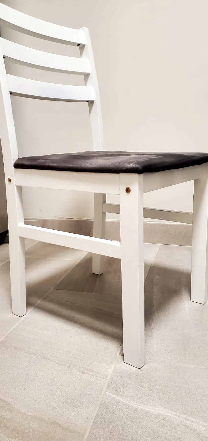 White Dining table with 4 Chairs - photo 2