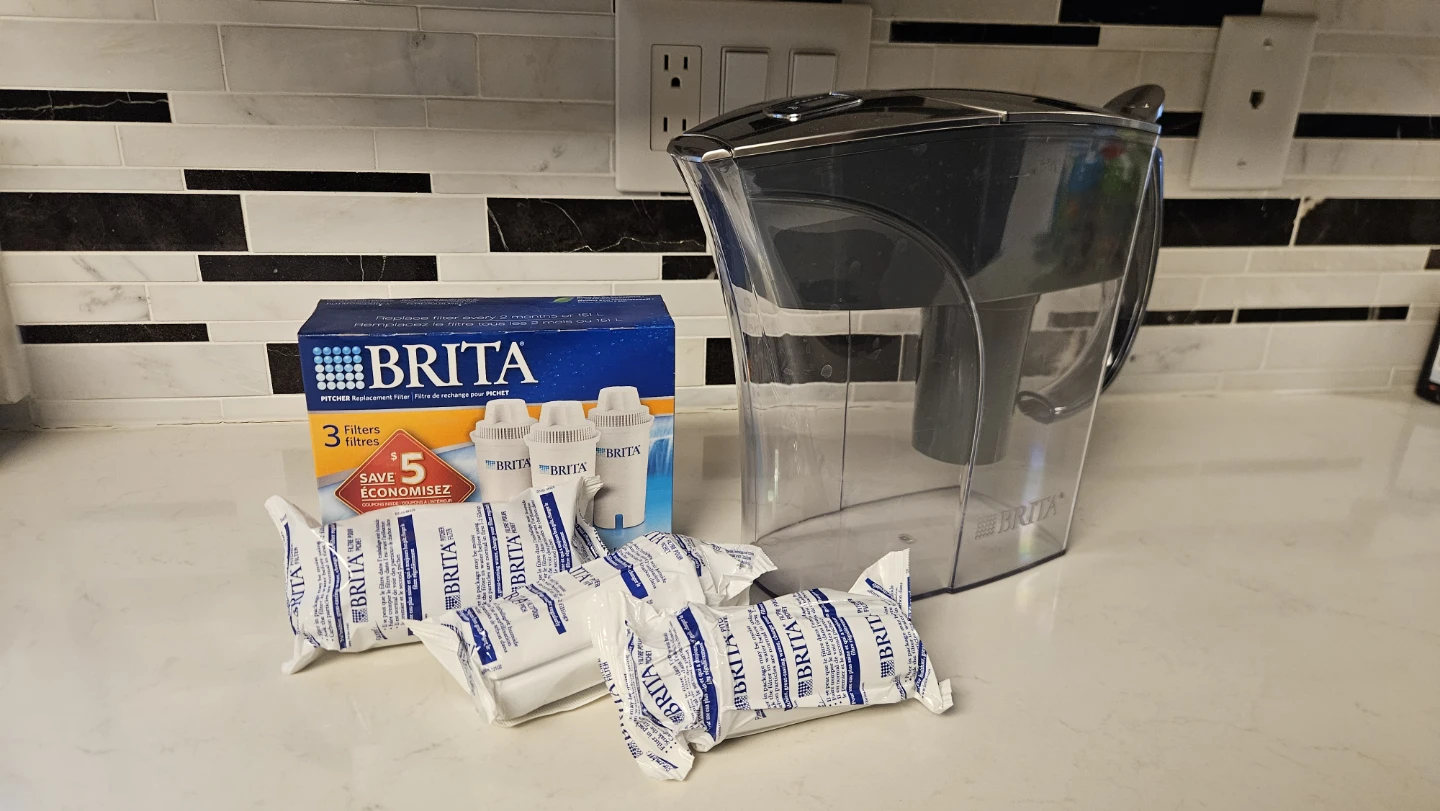 Brita Water Filter Pitcher with 6 Replacement Filters