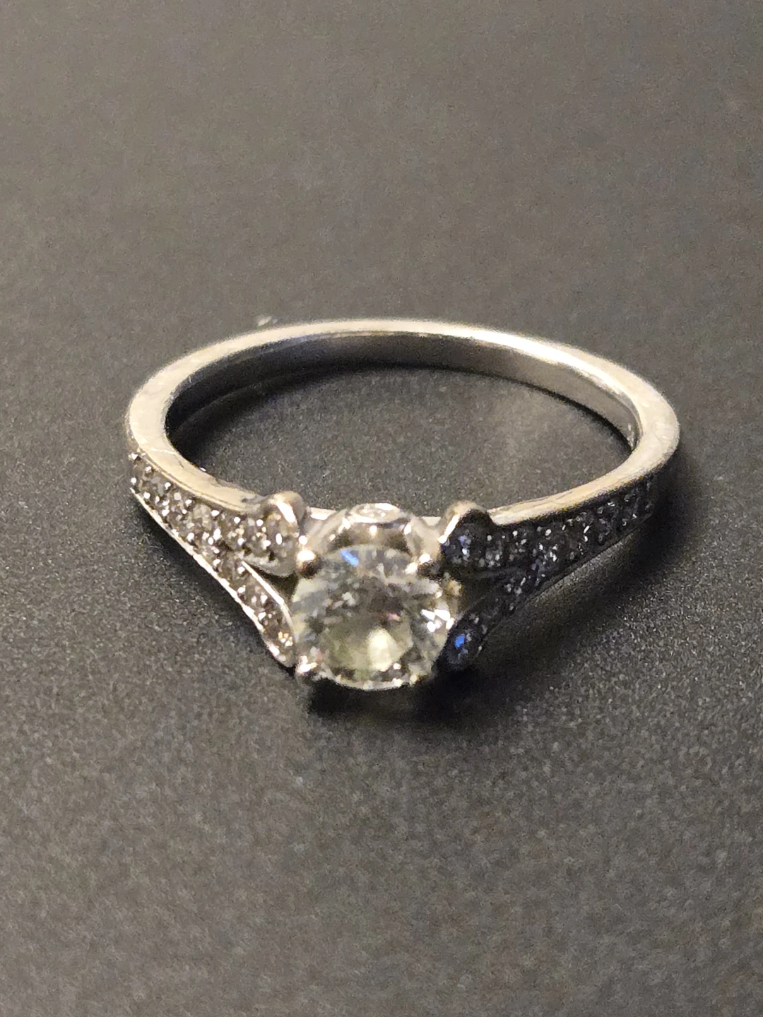 18K White Gold Canadian Diamond Ring