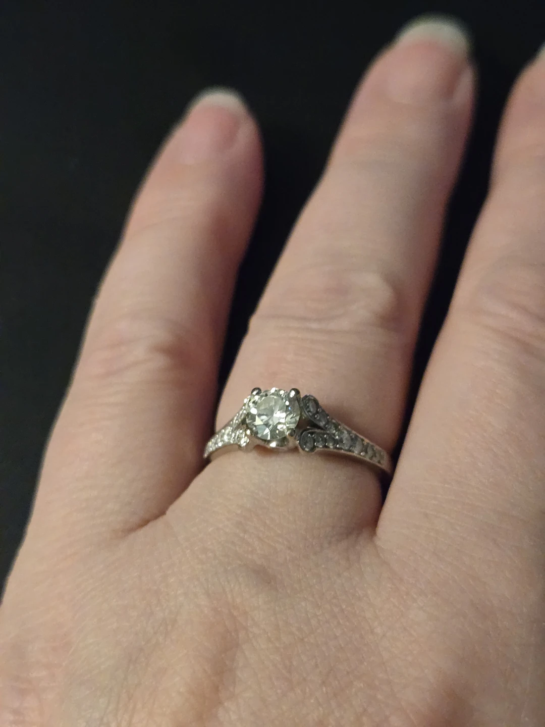 18K White Gold Canadian Diamond Ring - photo 2