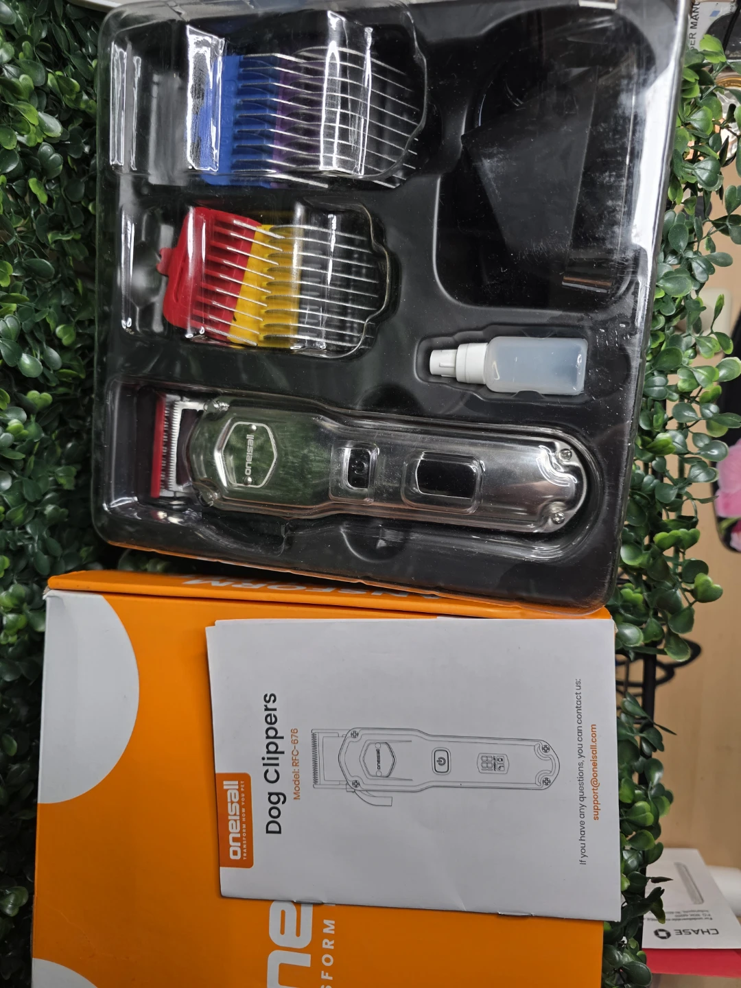 Oneisall Dog Clippers RFC-676 with Attachments
