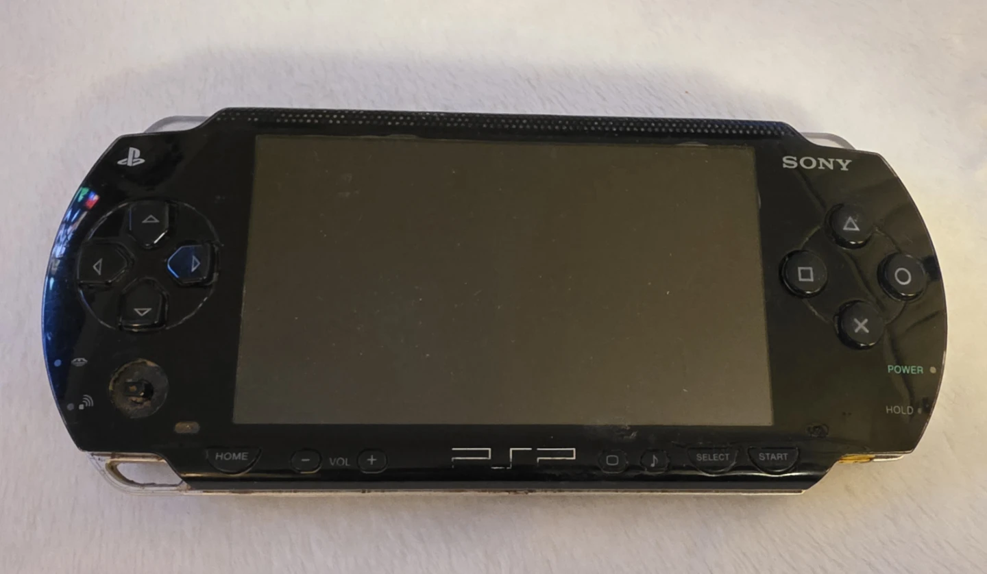 BROKEN Sony PSP with Super Troopers UMD