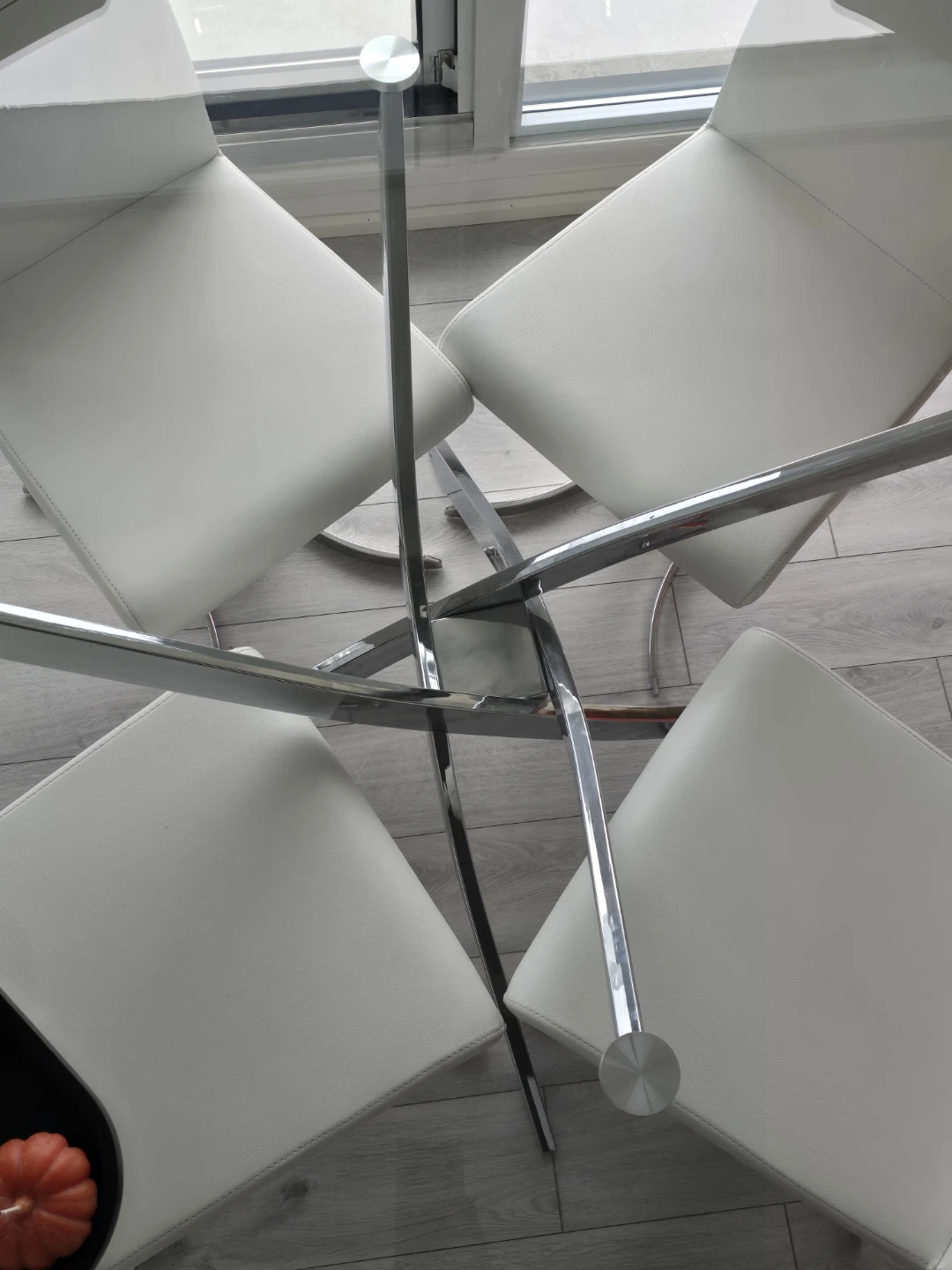 Glass Round Dining Table with 4 White Chairs - photo 3