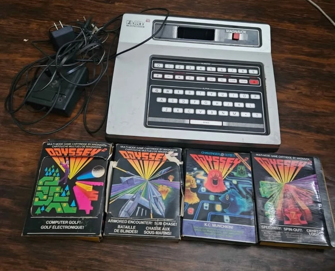 OLD VINTAGE ODYSSEY VIDEO GAME CONSOLE(Missing 1 cord)