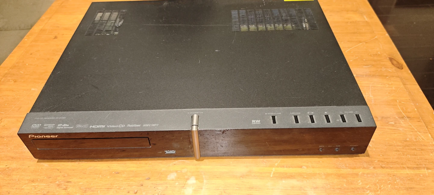 Pioneer DV-610AV DVD/CD Player