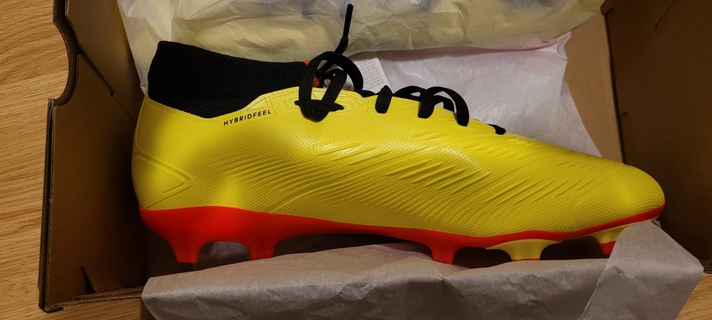 NEW Adidas Predator League Sock FG Cleats - 10.5