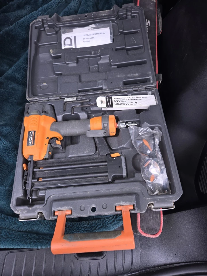 Ridgid R213BNA Brad Nailer with Case