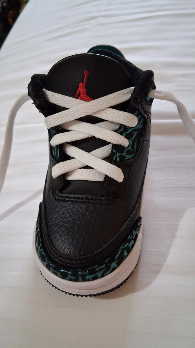 Jordan 3 Retro Black/Emerald Toddler Size 6C - photo 2