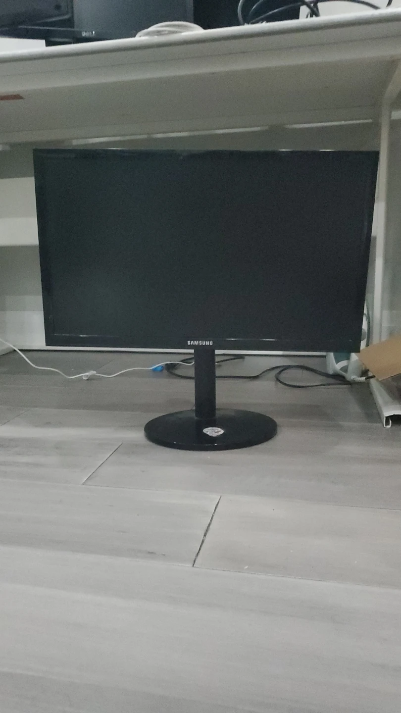 Samsung Monitor - Great Condition! - photo 2
