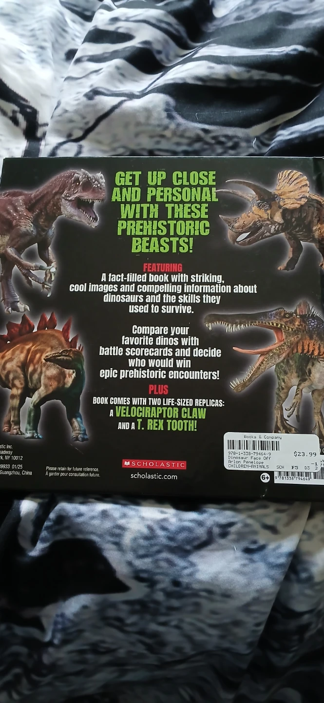 Scholastic Dinosaur Face-Off! Book with Replicas - photo 2