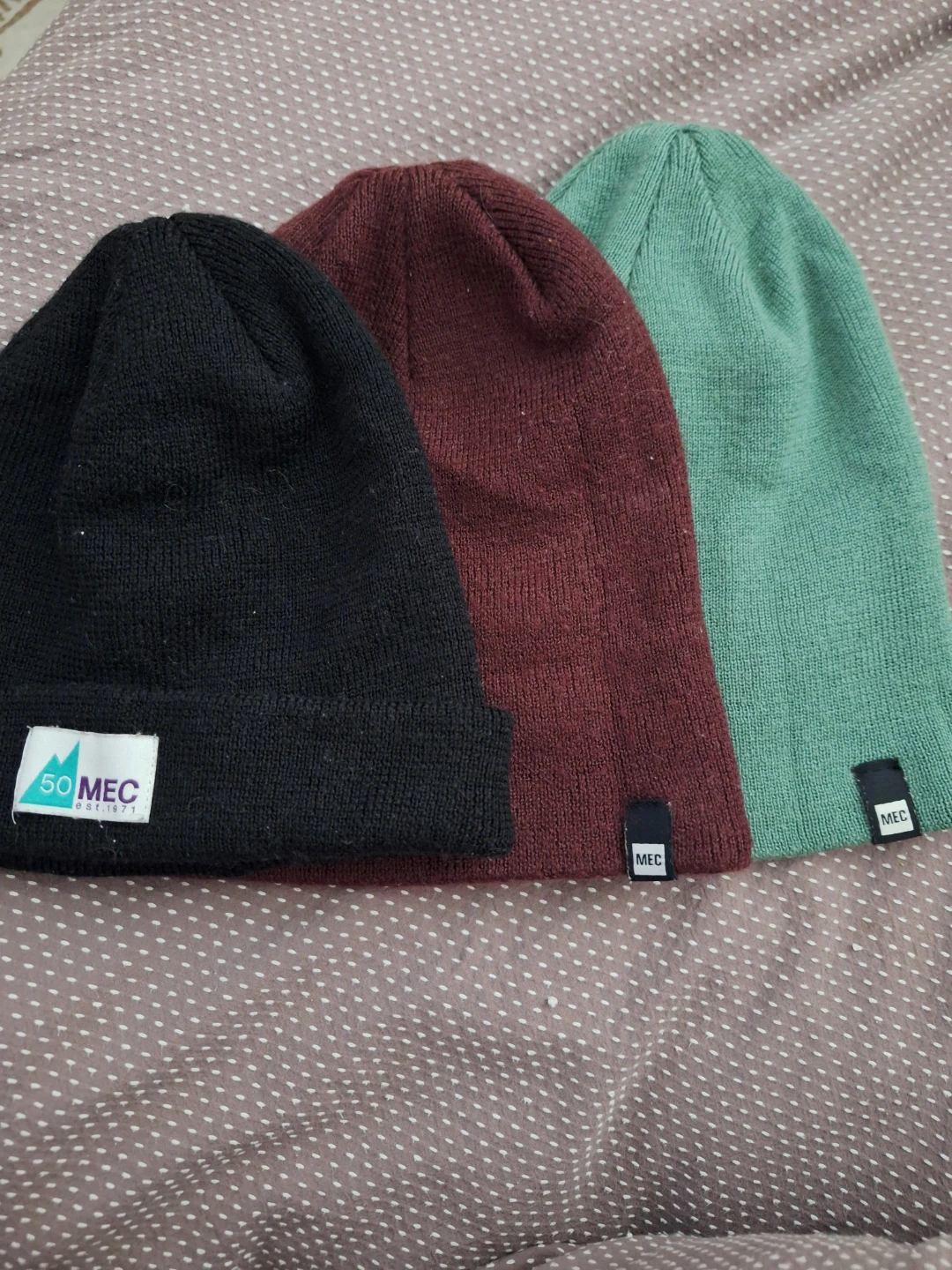 MEC wool blend Toques - Black, burgundy, Green