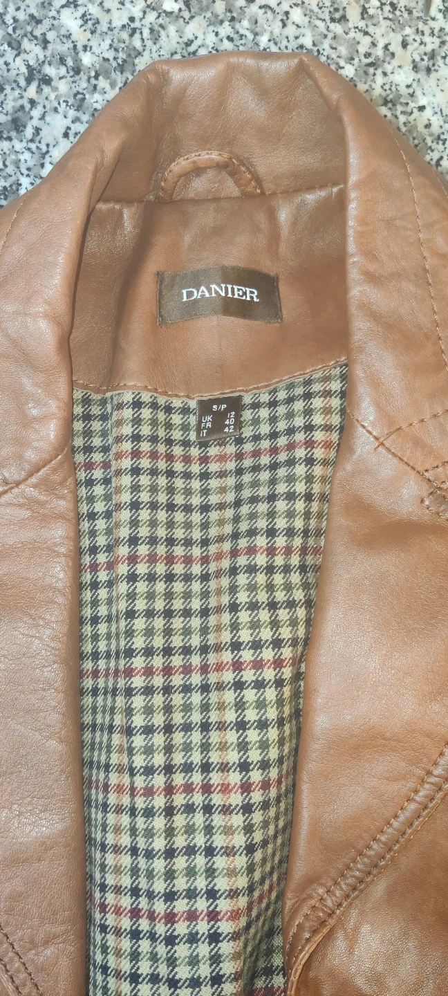 Danier Leather Coat - Size S/P (UK12) - photo 4