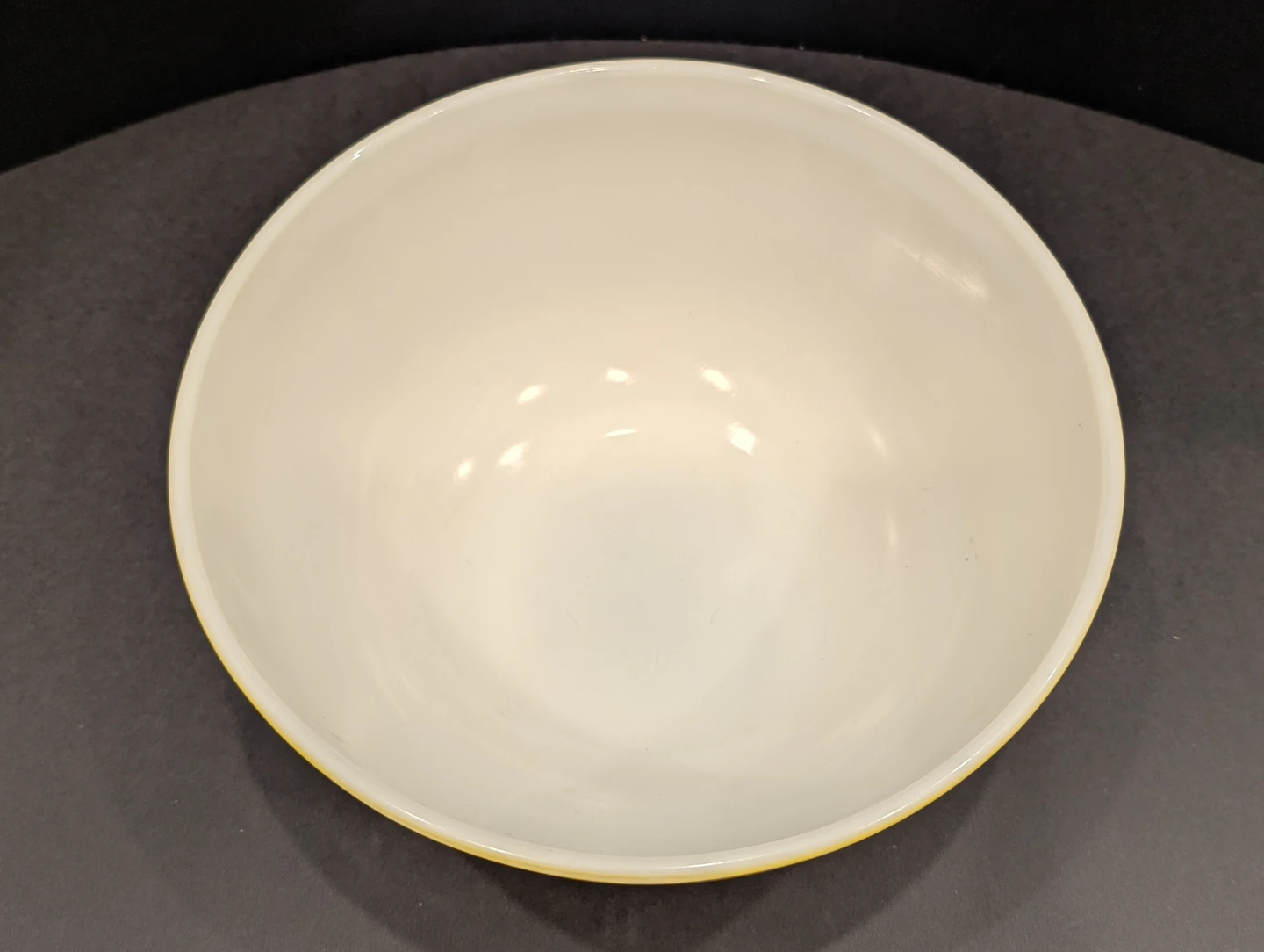 Vintage Pyrex 403 Mixing Bowl Yellow 2.5 Qt - photo 4