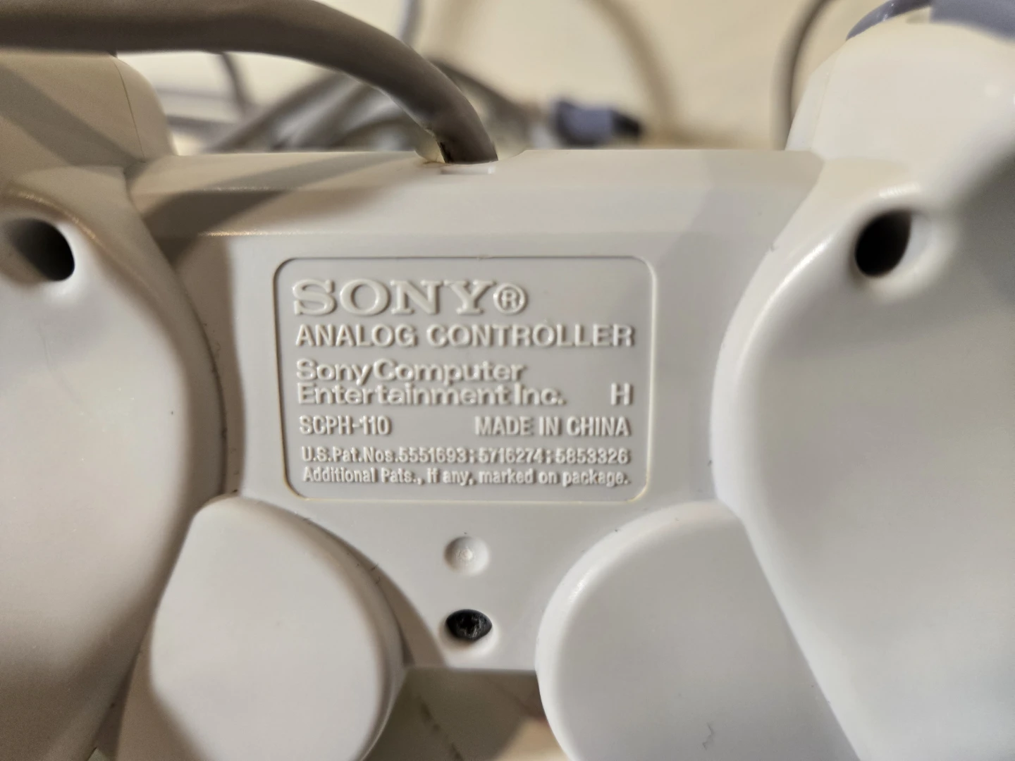 Ps one slim dualshock controllers - photo 4