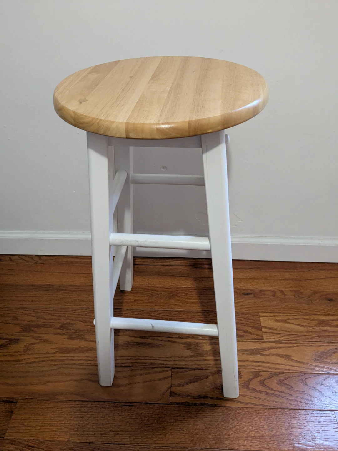 Wooden Bar Stool - White