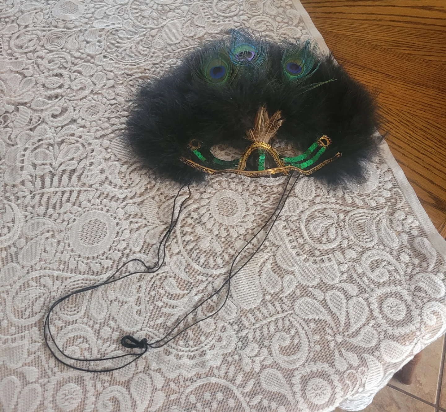Peacock Feathered Masquerade Mask - Black