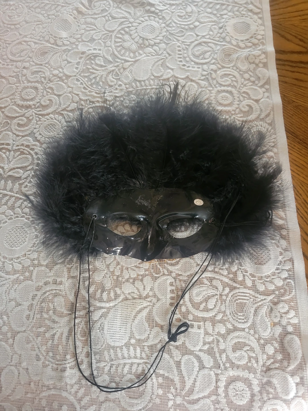 Peacock Feathered Masquerade Mask - Black - photo 2