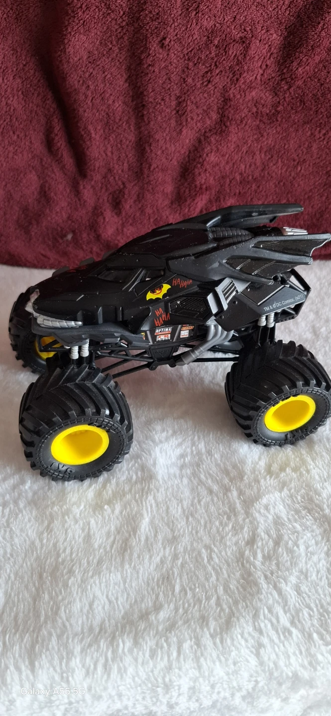 Monster Jam Batman Monster Truck - photo 3