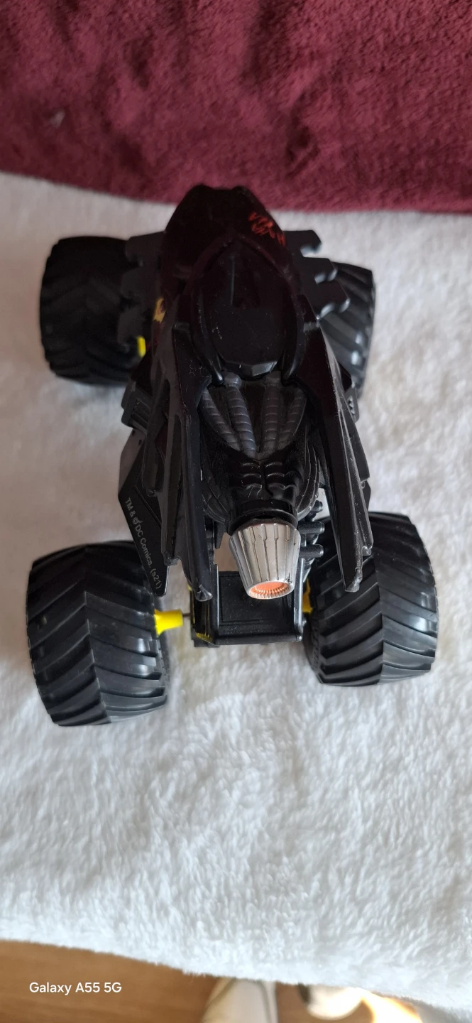Monster Jam Batman Monster Truck - photo 4